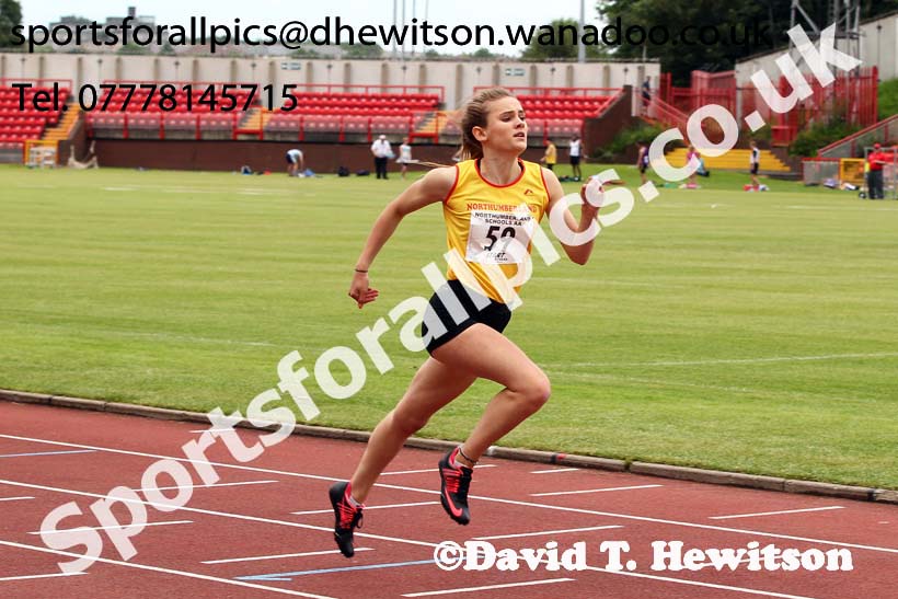 Girls 200 metres, Northern Inter-County Schools, Gateshead International Stadum. Photo: David T. Hewitson/Sports for All Pics